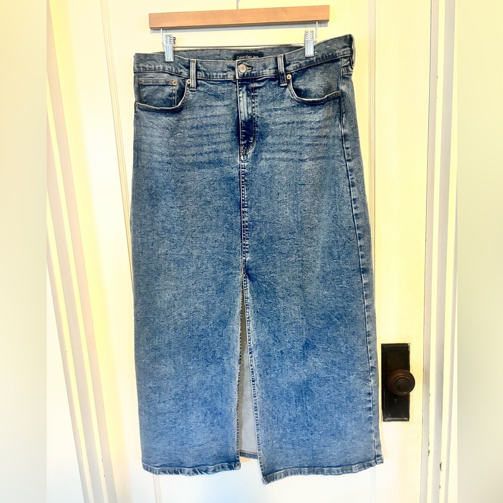 Calvin Klein High Rise Denim skirt